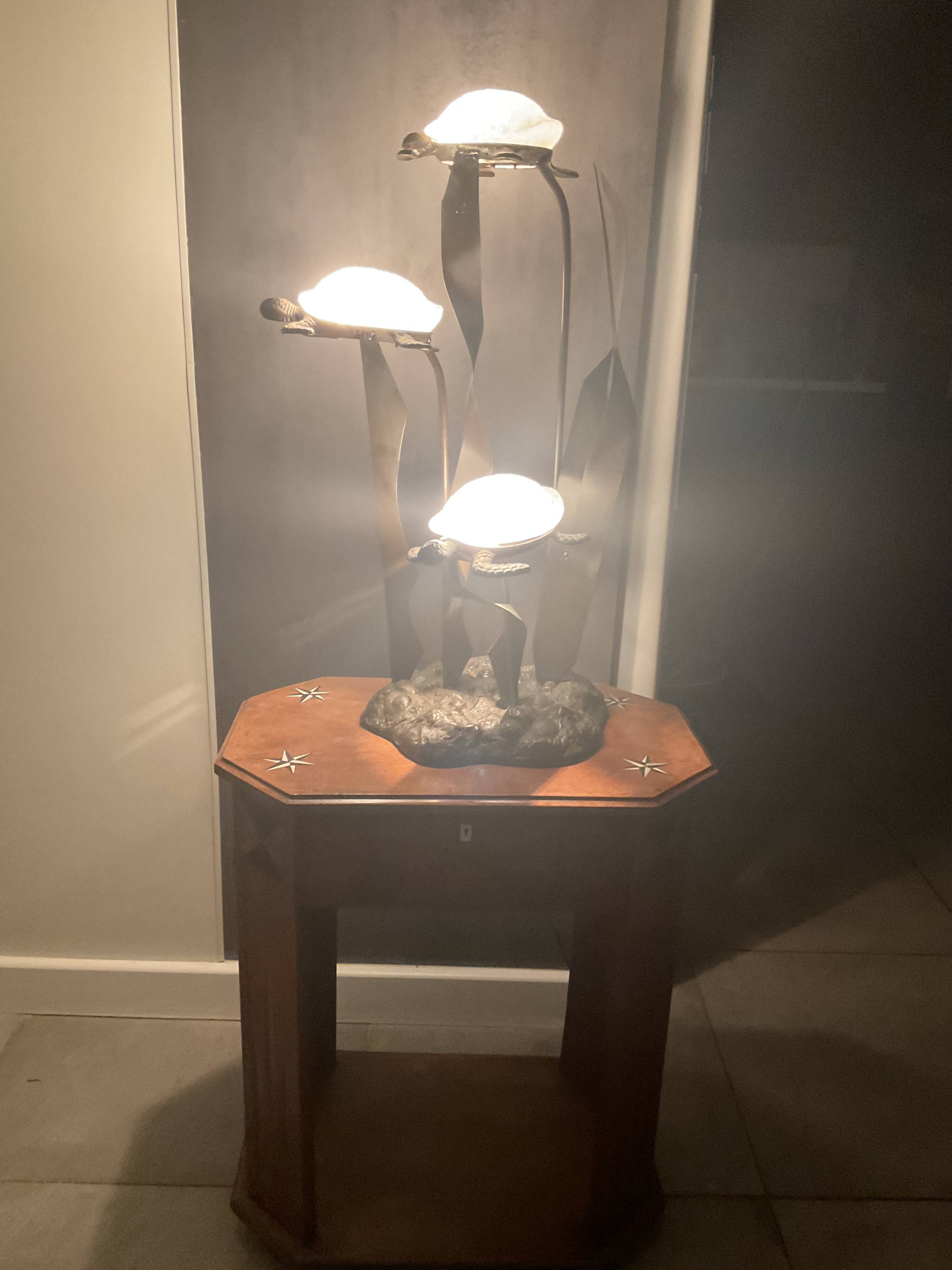 beautiful Art Deco lamp in excellent condition
