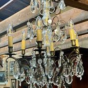 Bronze and cut crystal chandelier with 6 lights, early 20th century work.