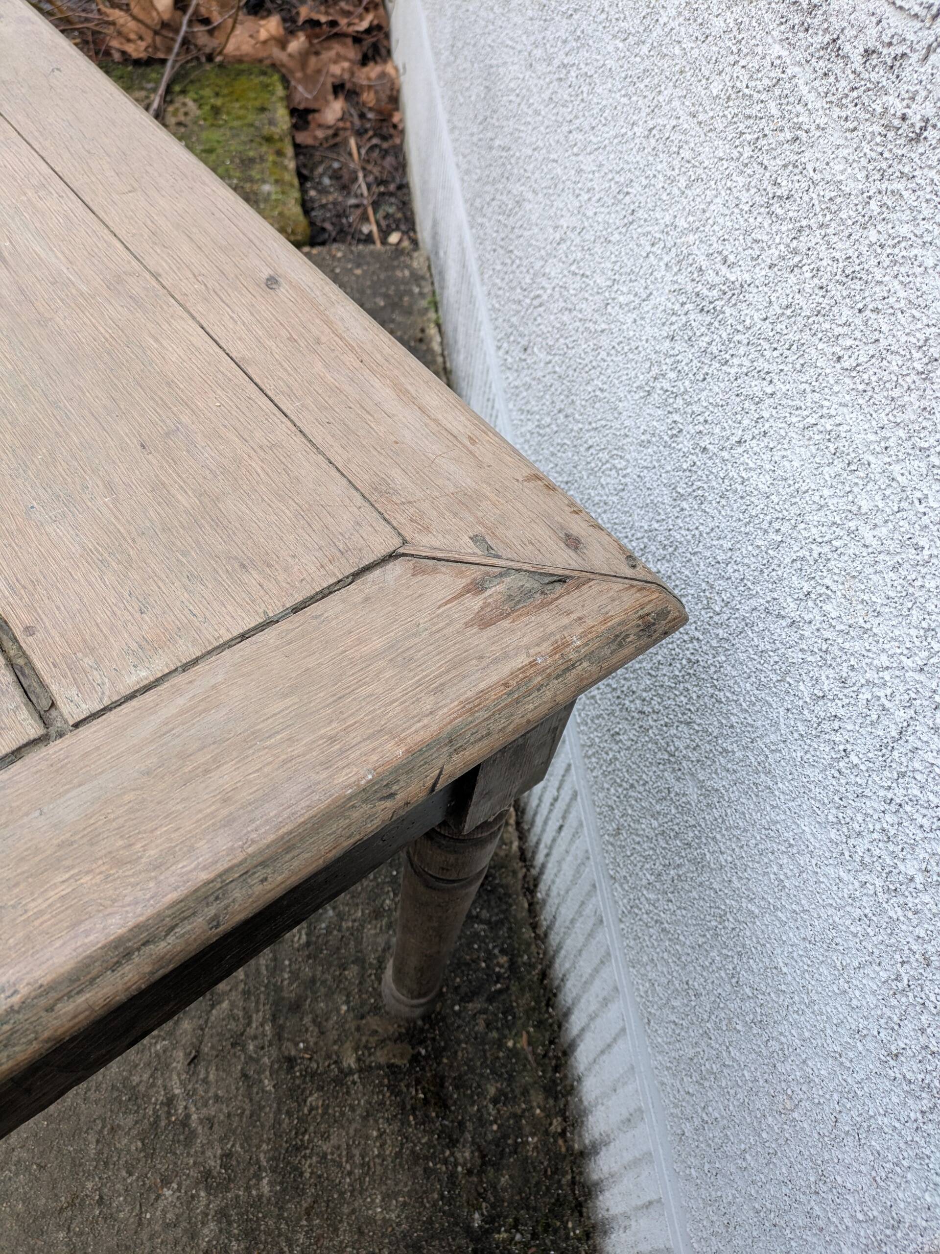 Table ancienne