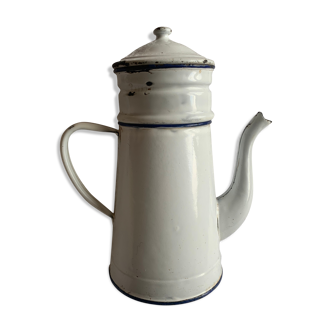 Old enamelled coffee maker