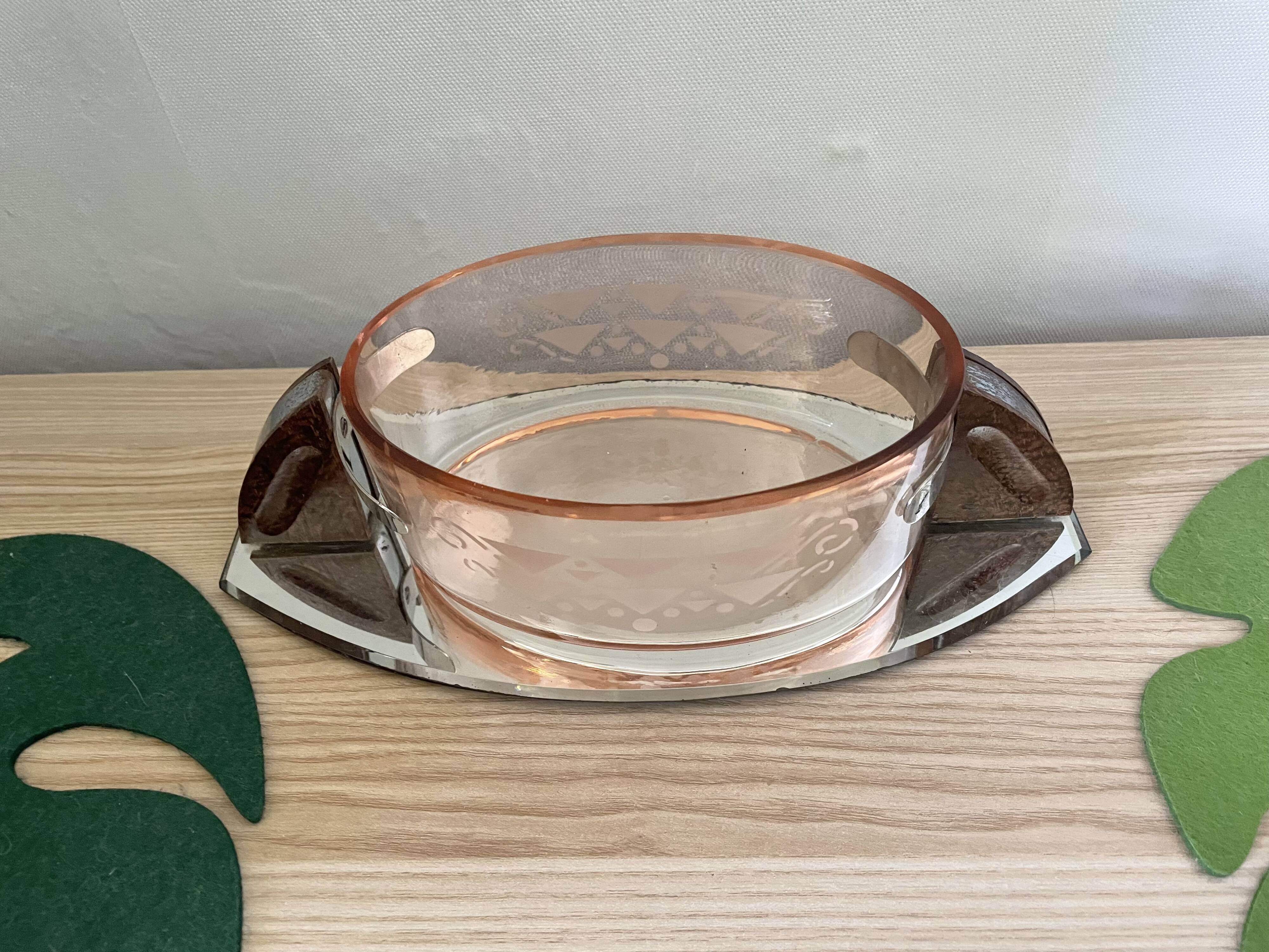 Empty pocket / art deco mirror cup