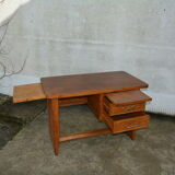 Child administrative desk