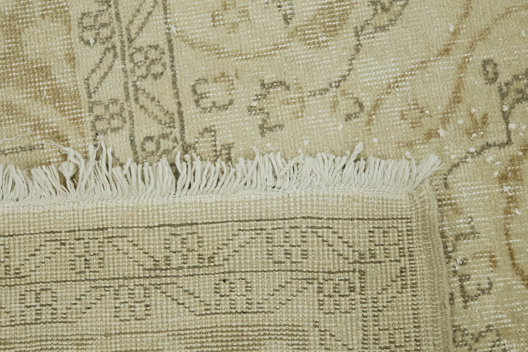 Hand-knotted anatolian vintage carpet  1970s 219 cm x 311 cm