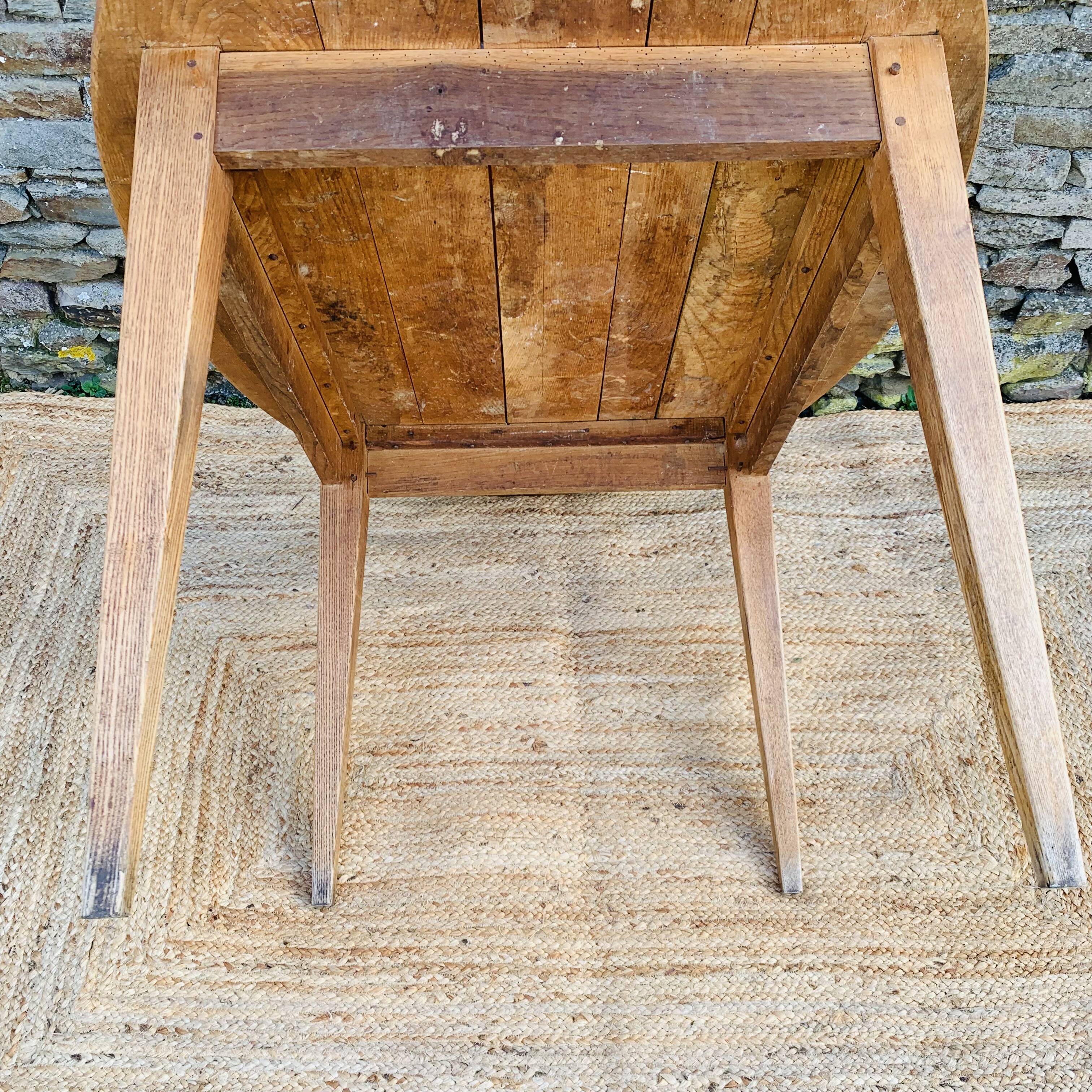 Oval farmhouse table 141.5 cm