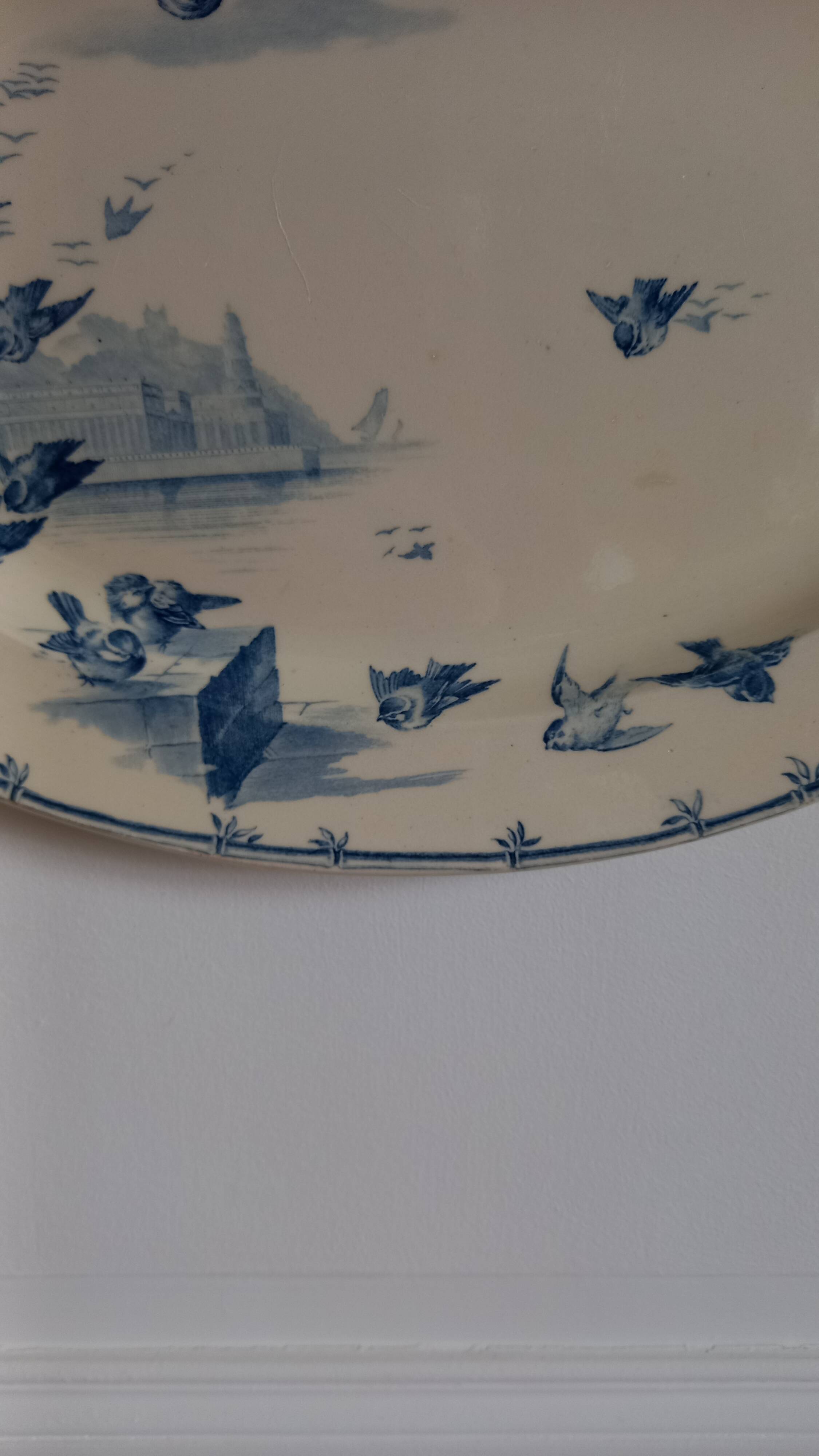 GIEN oval dish “Flight of birds”. 1900 Art Nouveau tableware.