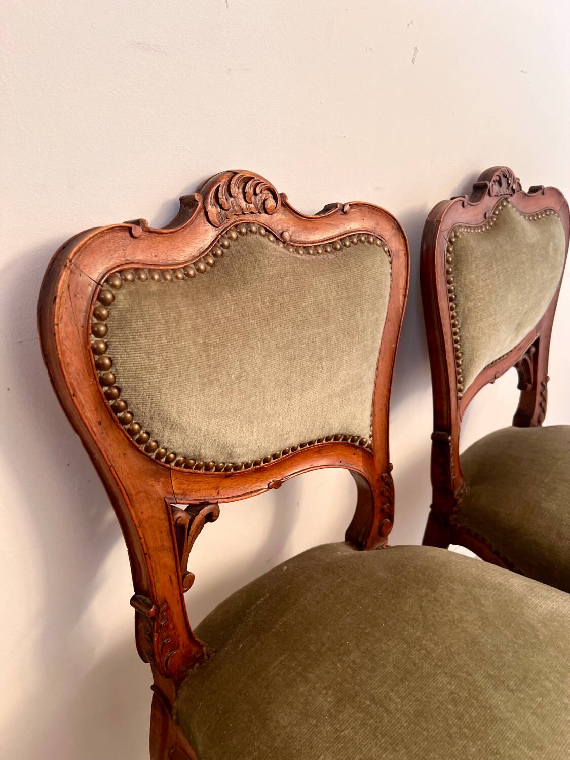 Lot 2 old Louis XV style carved solid walnut chairs late 19th century