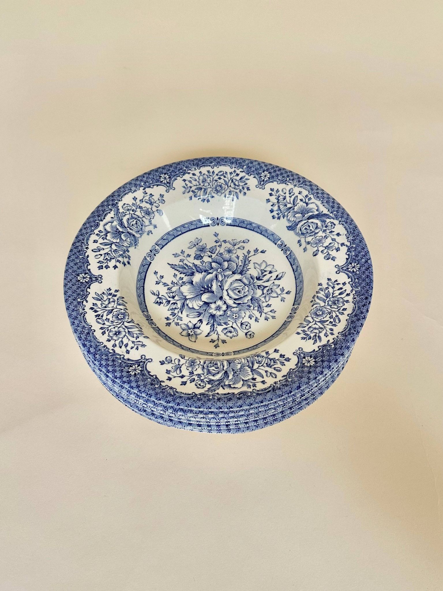 Set of six English deep plates, made of ironstone ceramic, floral patterns.