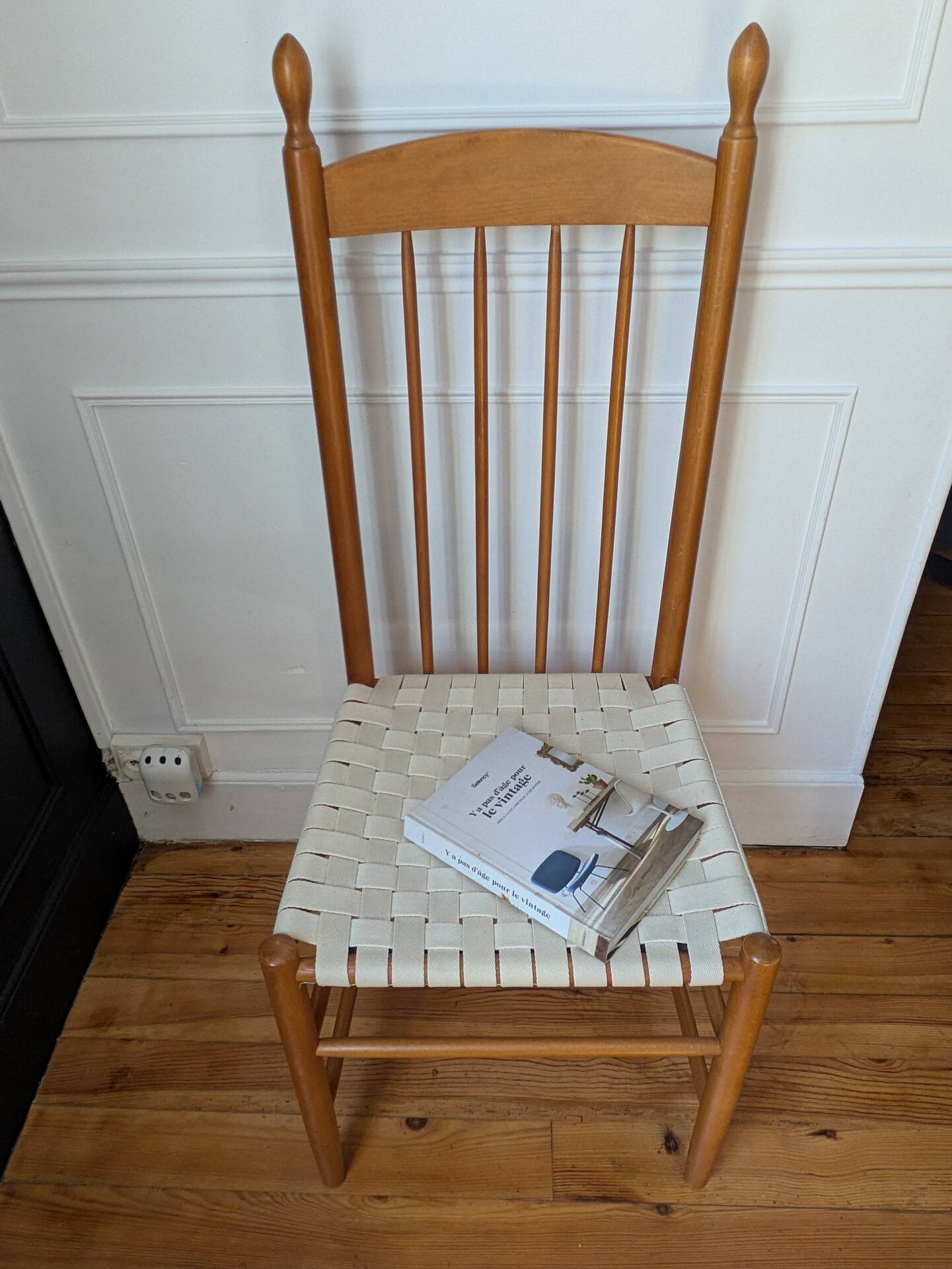 Rare ensemble de six chaises modele"Racine" de Roche Bobois.