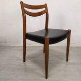 Series of 4 Scandinavian chairs