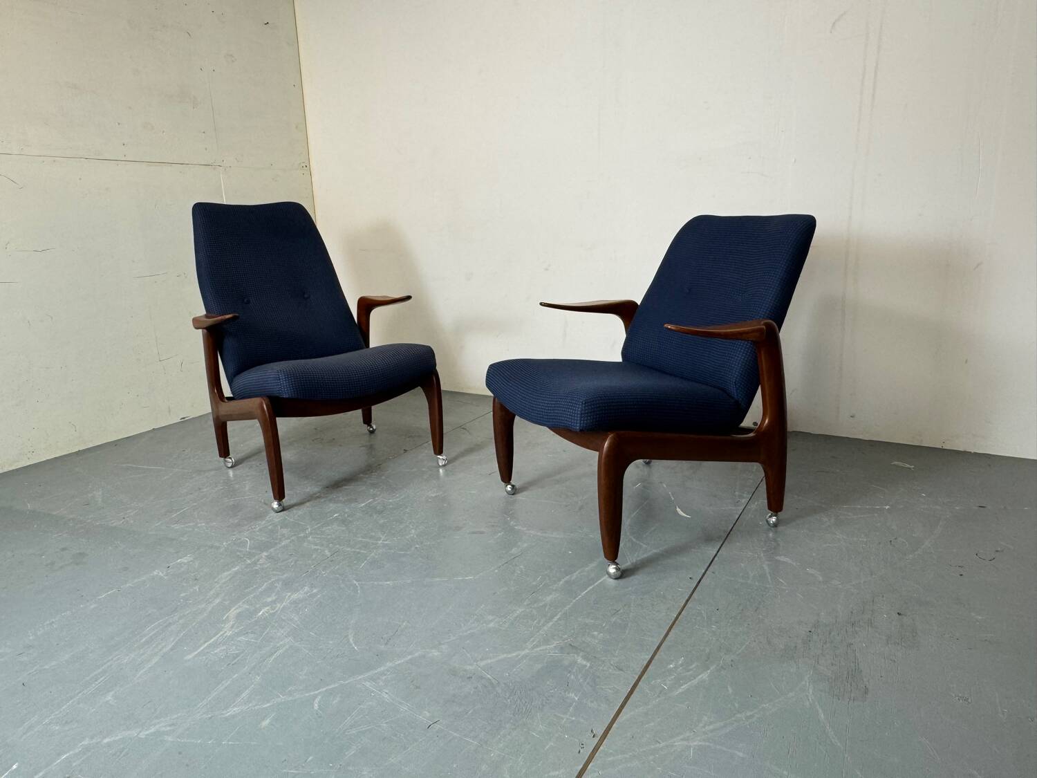 Ensemble de 2 chaises longues en teck de style moderniste danois du milieu du siècle, années 1960