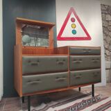 Regy dresser
