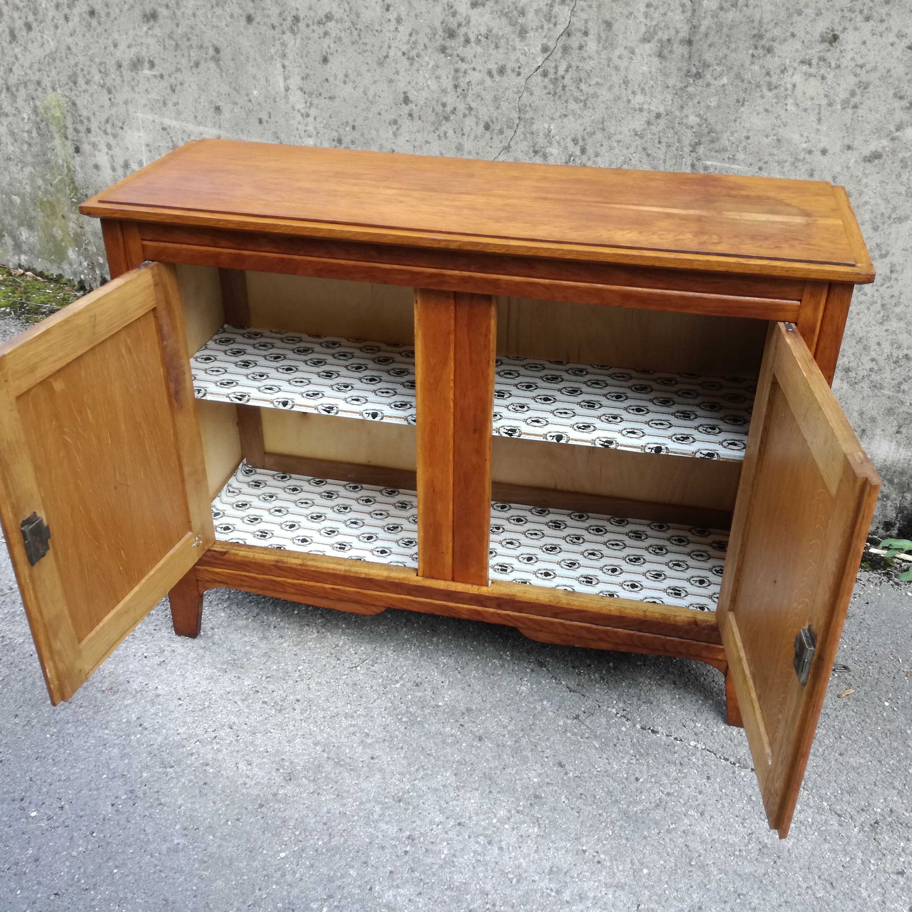 Parisian buffet with gold decorations - 123x94