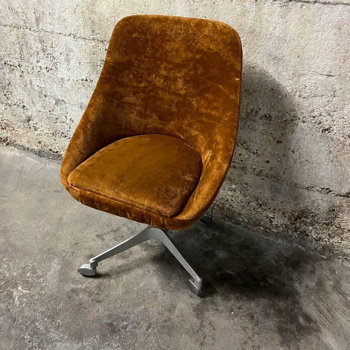 Fauteuil de bureau space age à roulettes