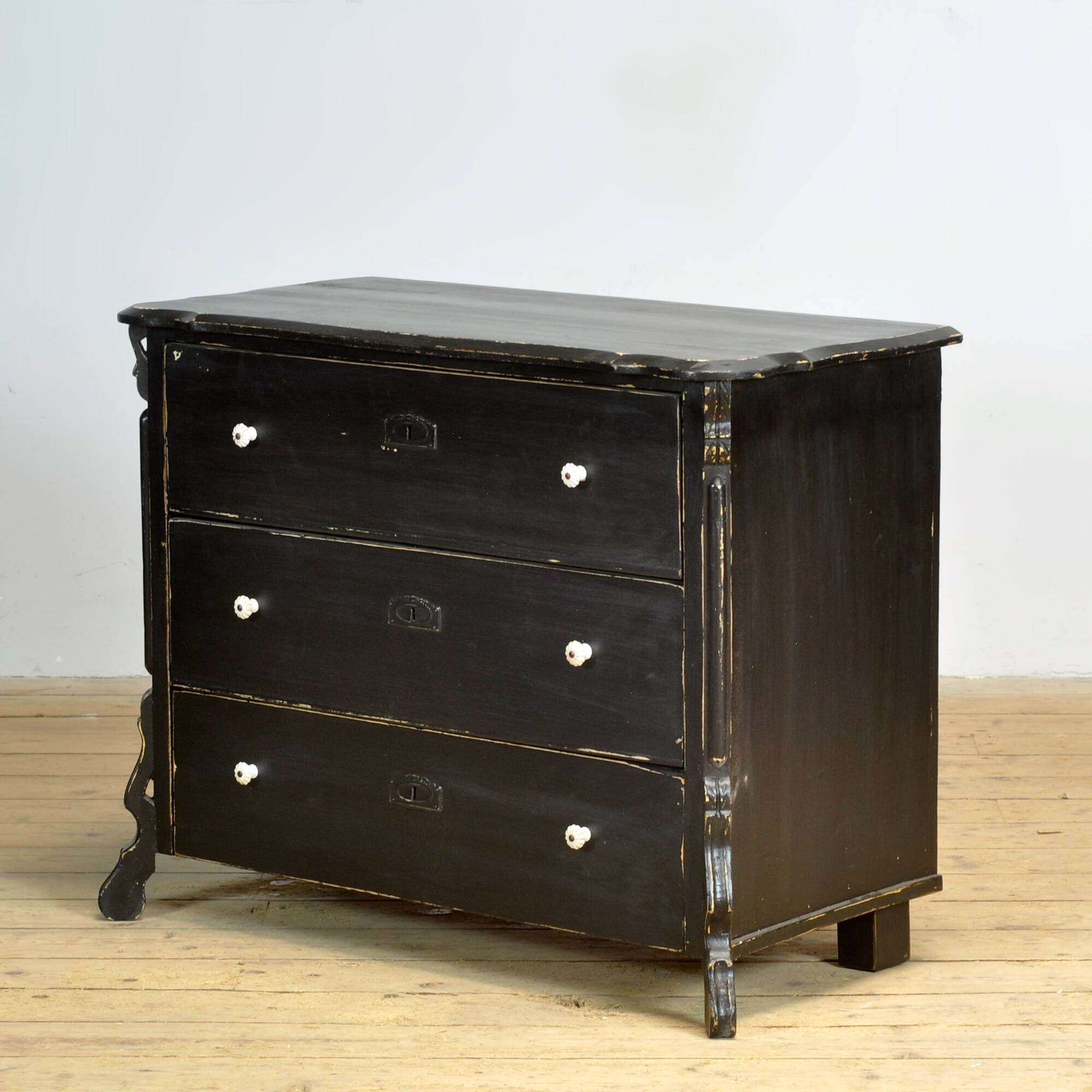 Oak and pine chest of drawers, 1910s