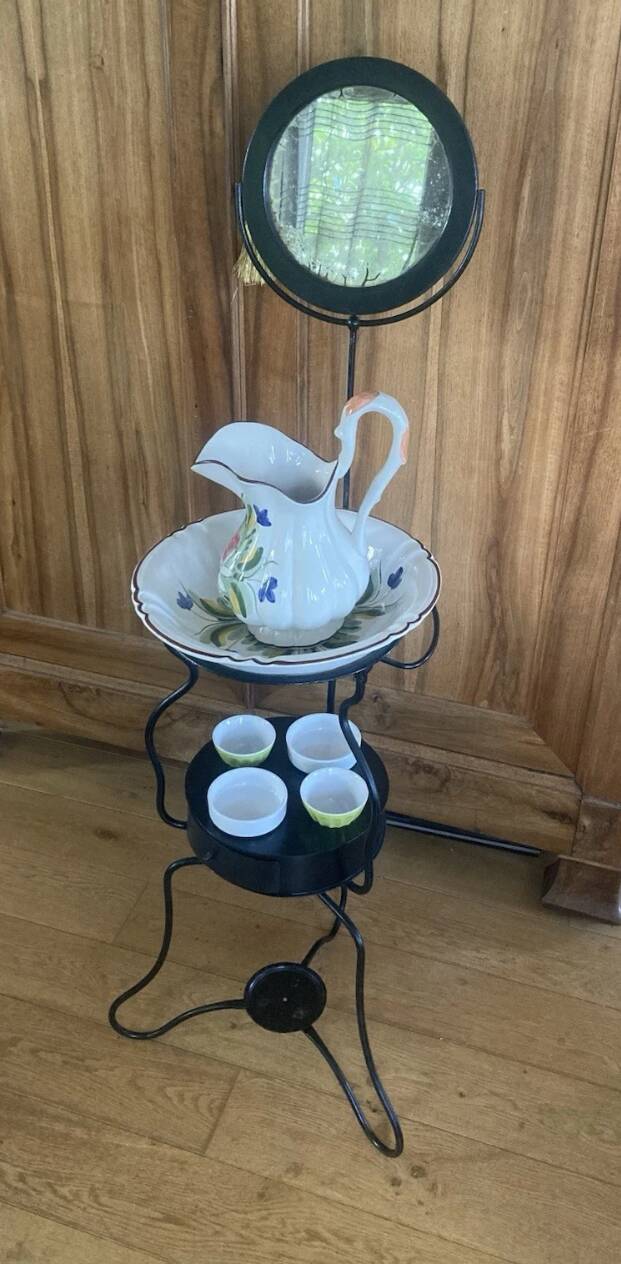 Folding wrought iron toiletry stand, 19th century