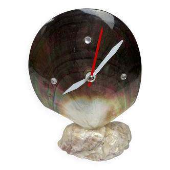 Seashell clock