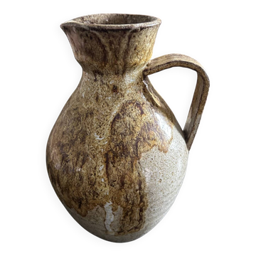 Two-tone stoneware pitcher