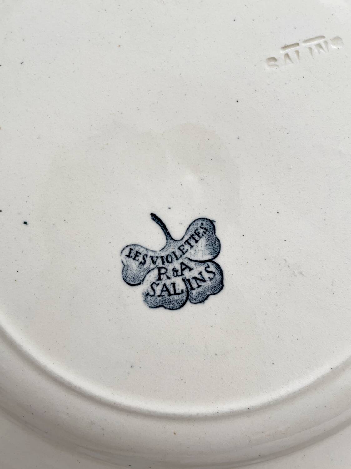 4 ironstone dinner plates “Les Violettes” Salins