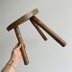 Tabouret tripode ancien en bois