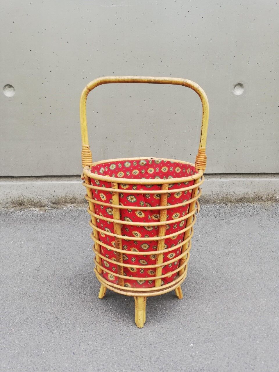 Rattan basket 60s