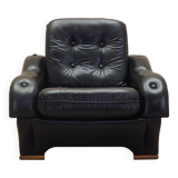 Black armchair, Italian design, 1980s, manufacture: Italy