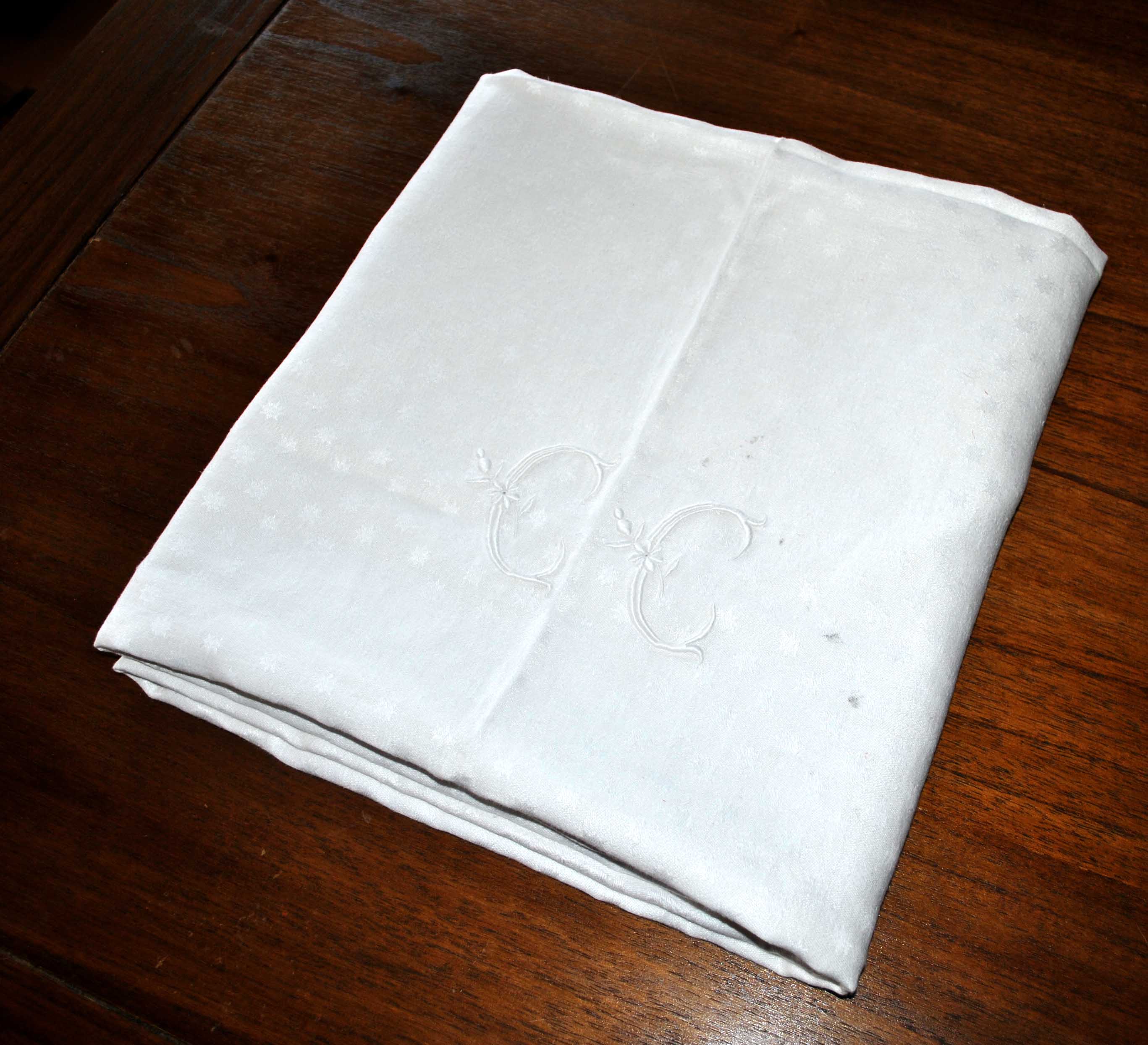 Vintage tablecloth in damask cotton white embroidered monogram CC 160x130 *D9*