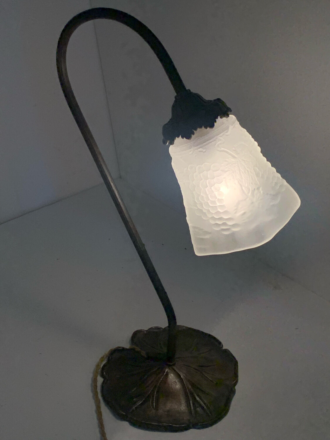 Desk lamp