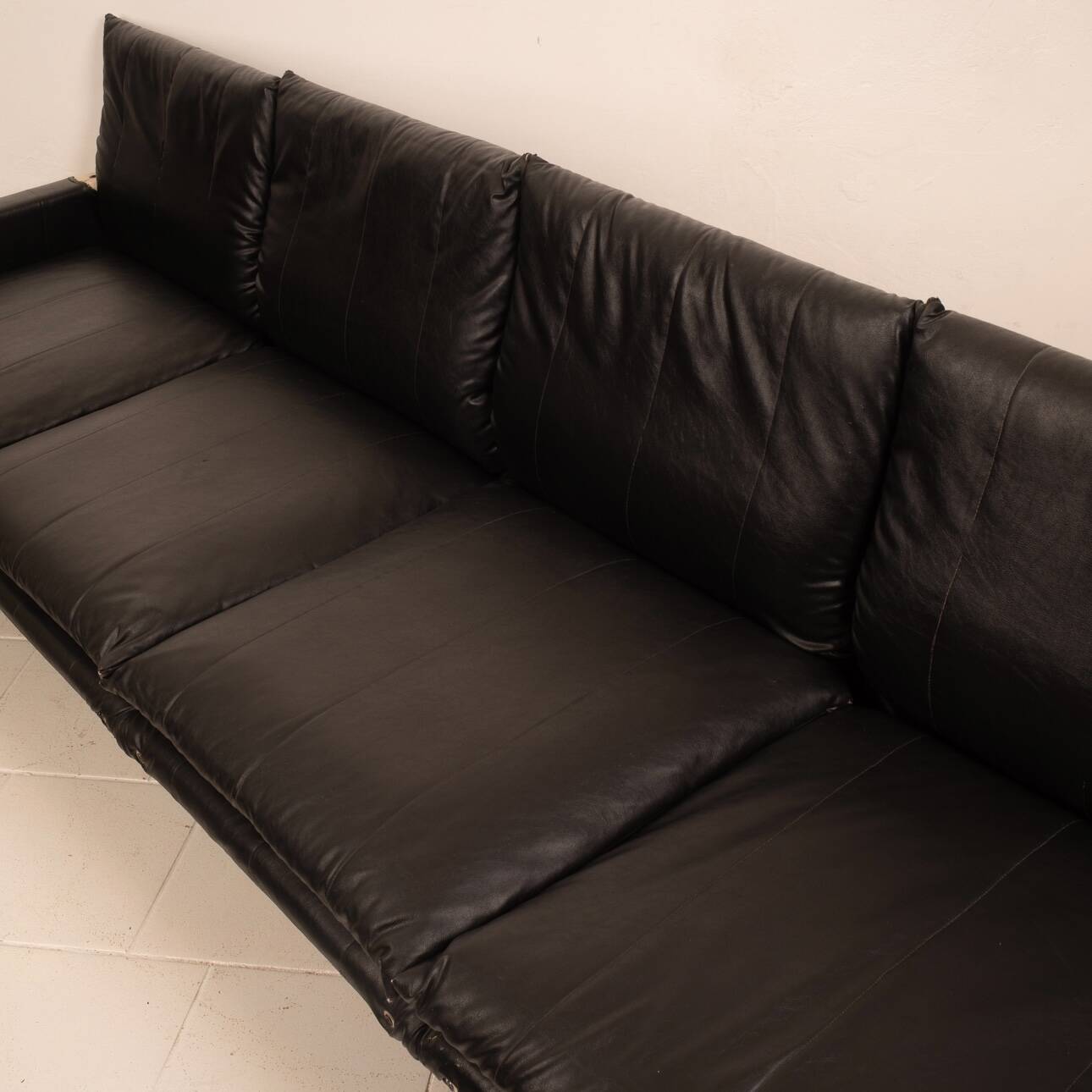 Divano "Minni" di A. Mazzoni D. Stelle e G. Gualtierotti per Giovannetti