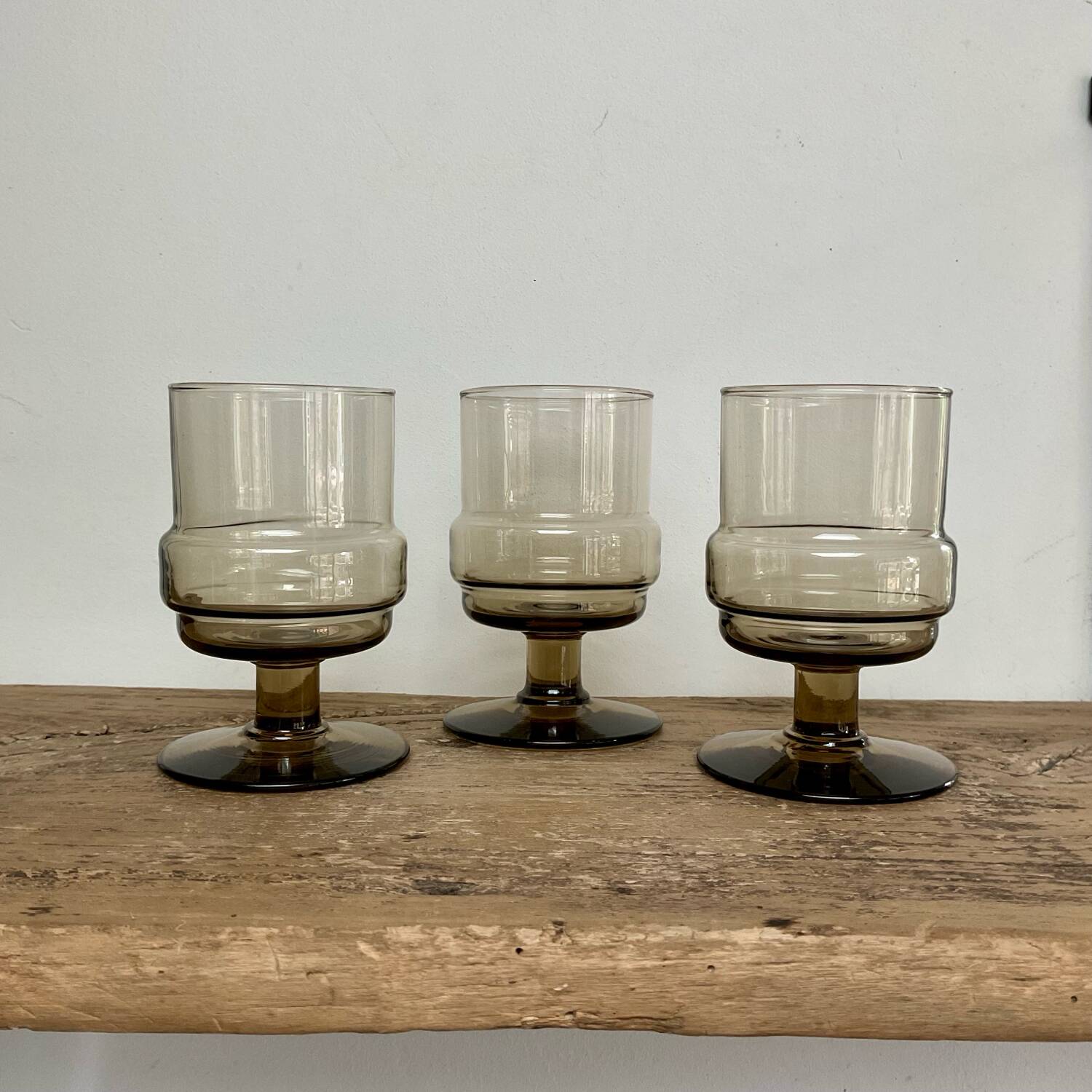 3 “Willem Heesen” smoked glass glasses