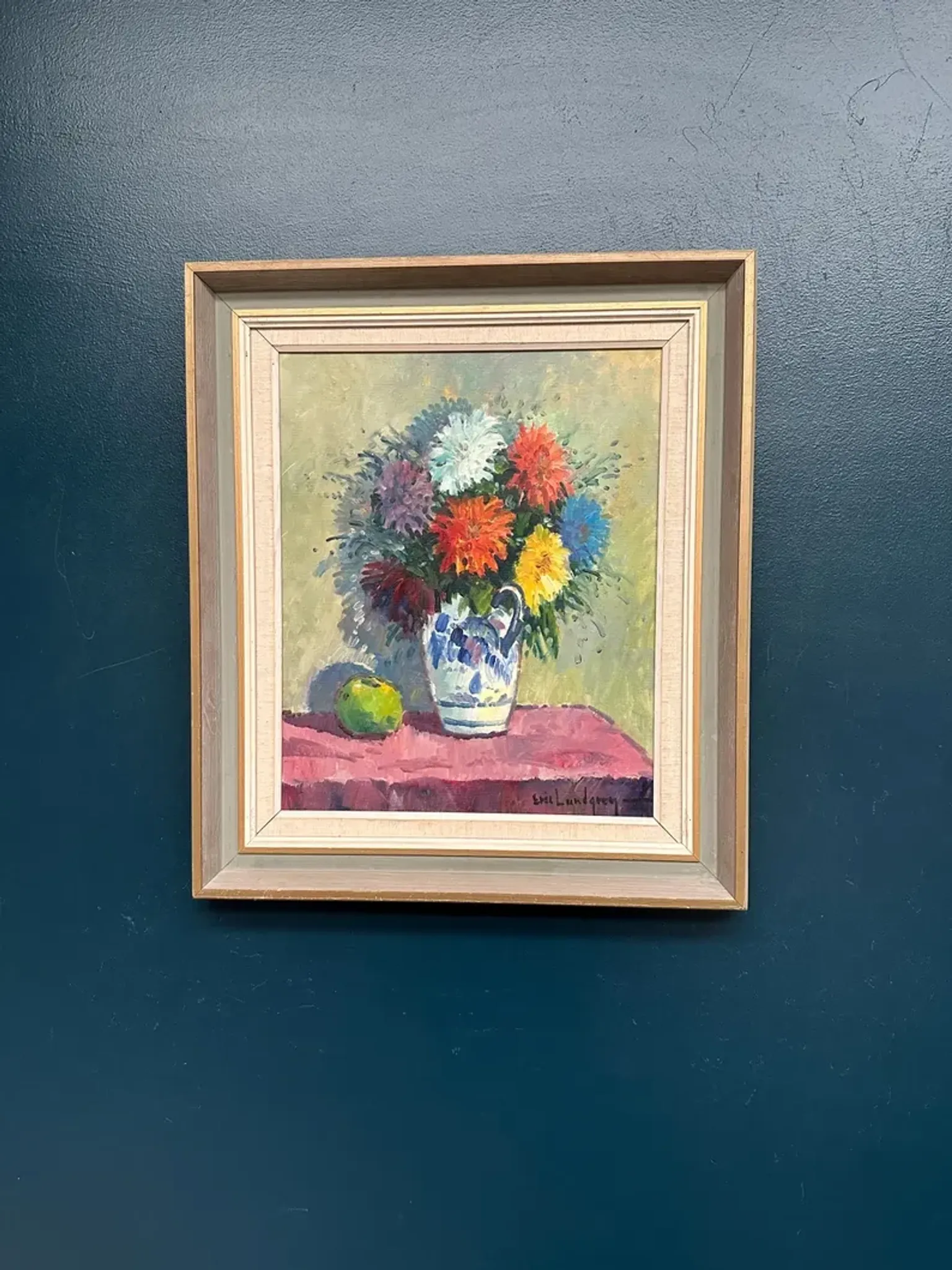 Original Swedish Oil on Canvas – “Asters in a Ceramic Vase” by Eric Lundgren – Signed – Vintage and Framed – 60 × 54 cm (23.6" × 21.3")