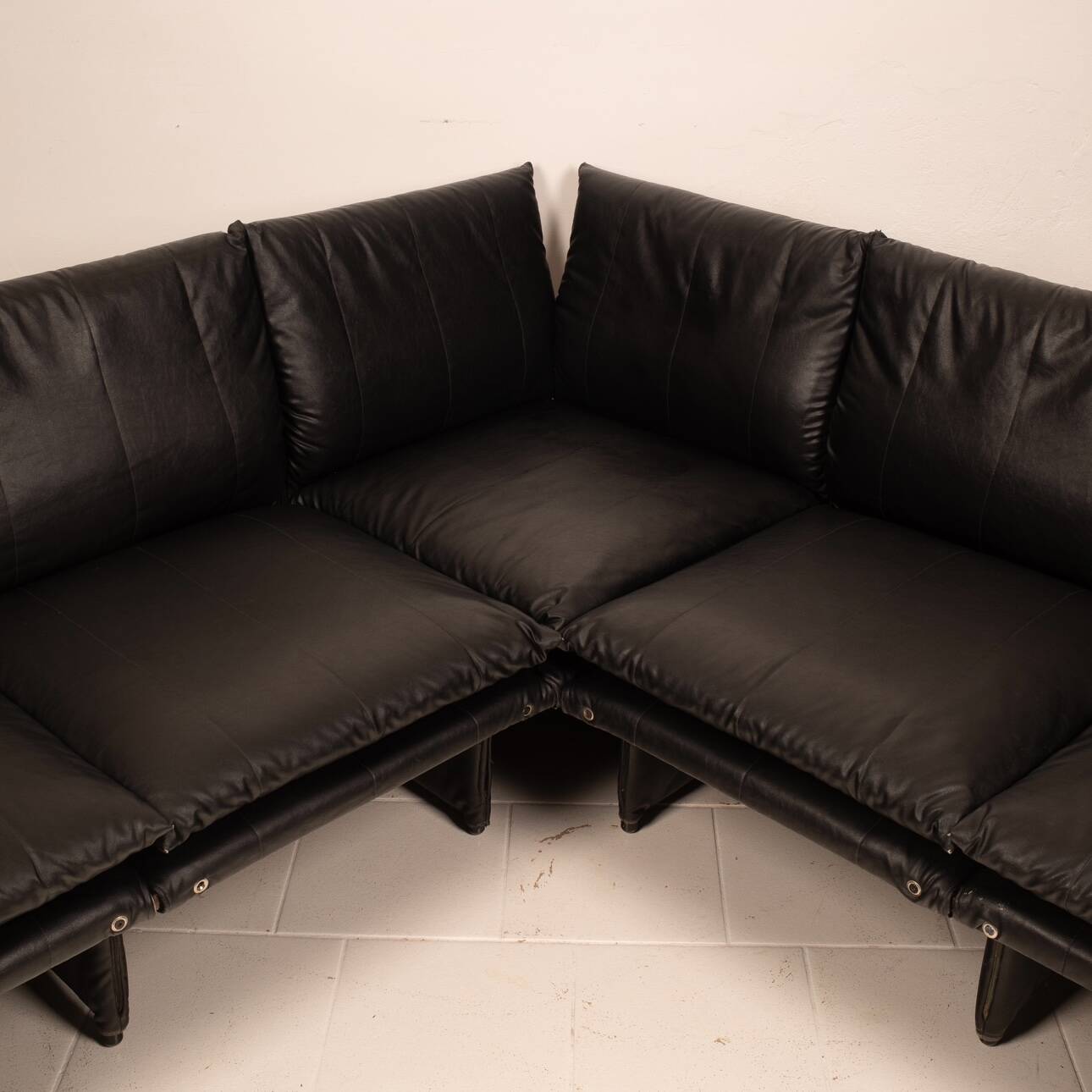 Divano "Minni" di A. Mazzoni D. Stelle e G. Gualtierotti per Giovannetti