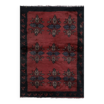 Vintage handmade Turkish rug 108x163 cm