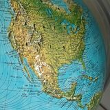 Globe terrestre vintage lumineux reliefs