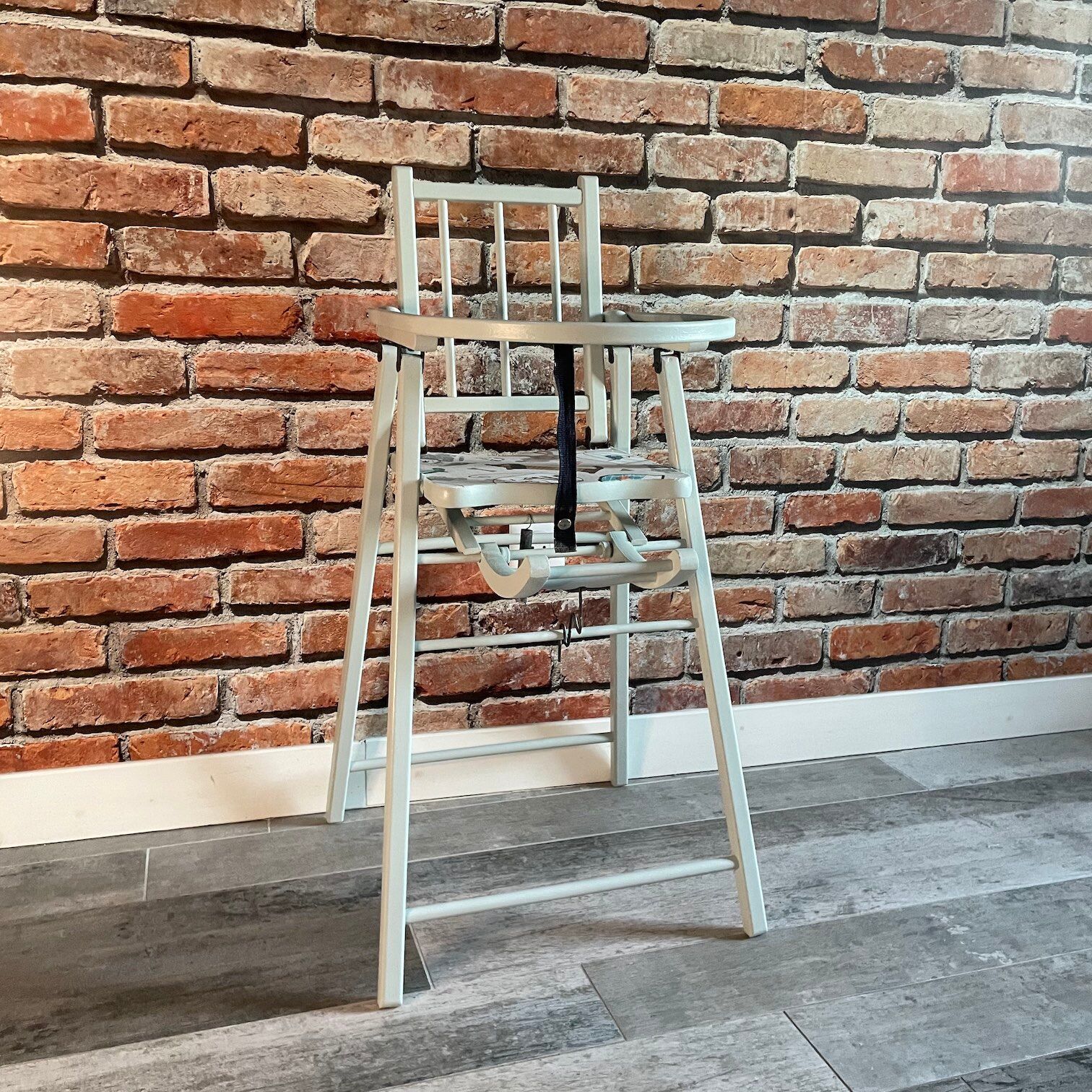 Folding high chair