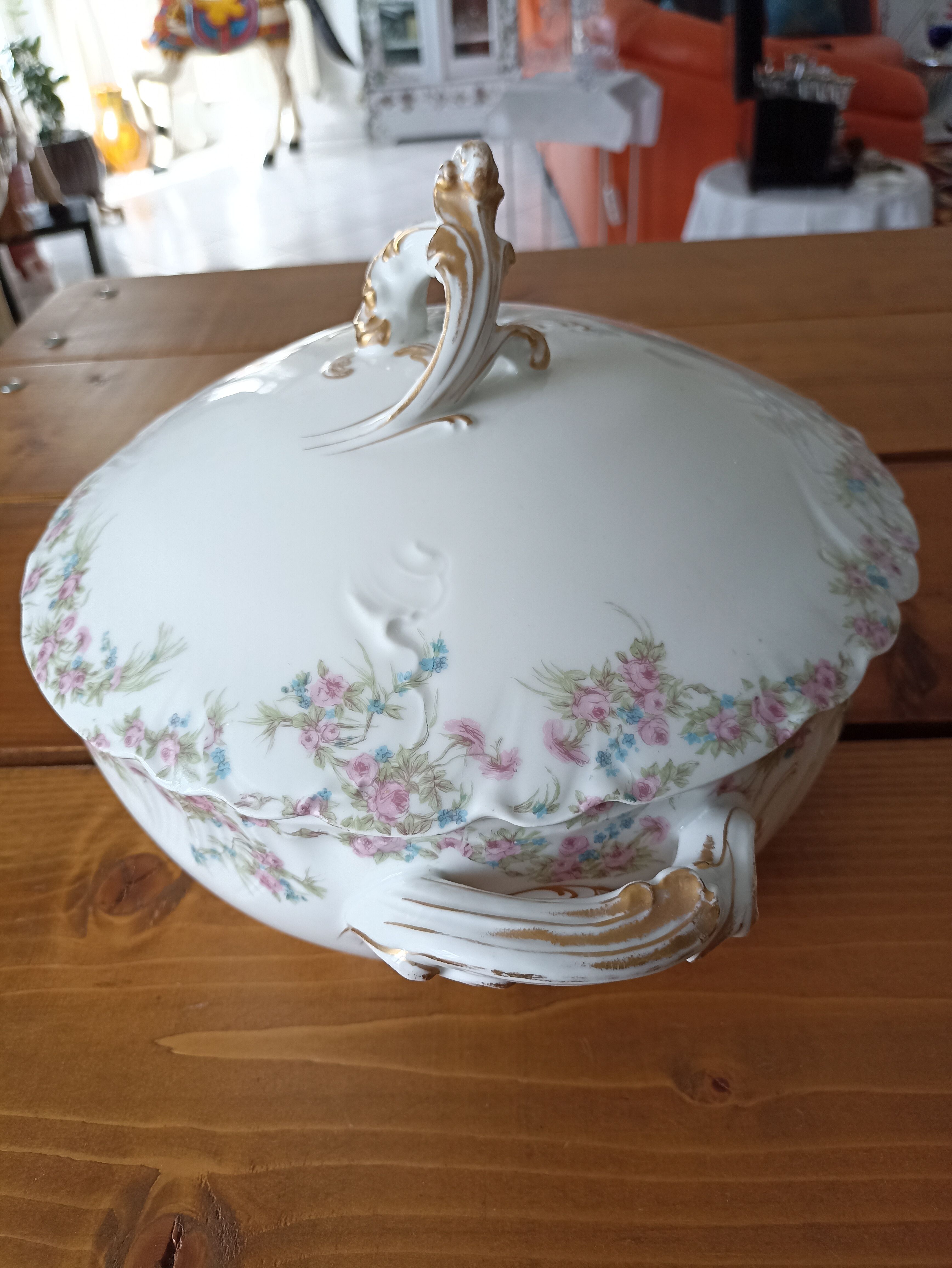 Romantic tureen, D&C Limoges France,
