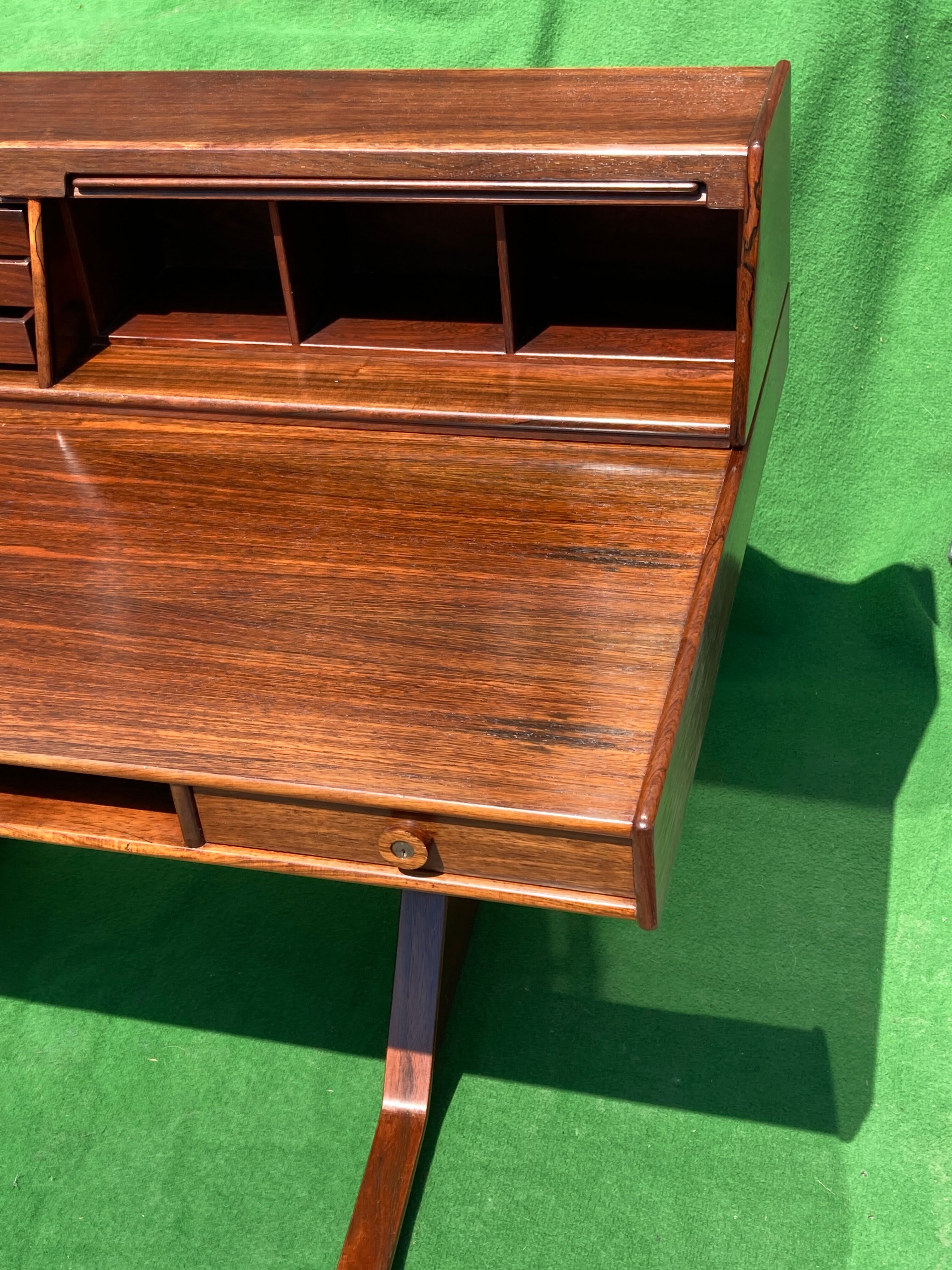 Gianfranco Frattini for Bernini, rosewood writing desk model 530, 1950s Italian