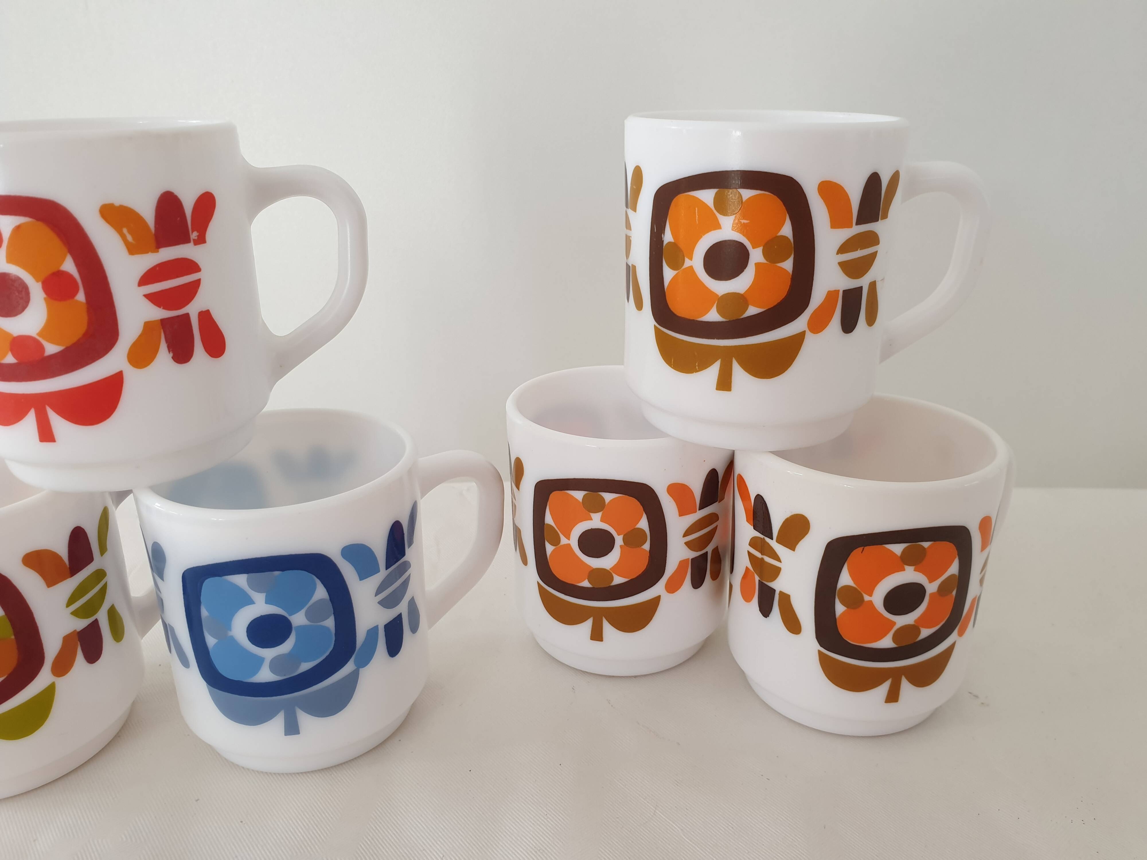 Set of 6 small Mobil Vintage coffee cups (Diameter 5.5)