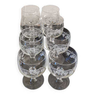 Set of 8 red wine glasses on crystal legs decorated with grapes and vine branches Luminarc