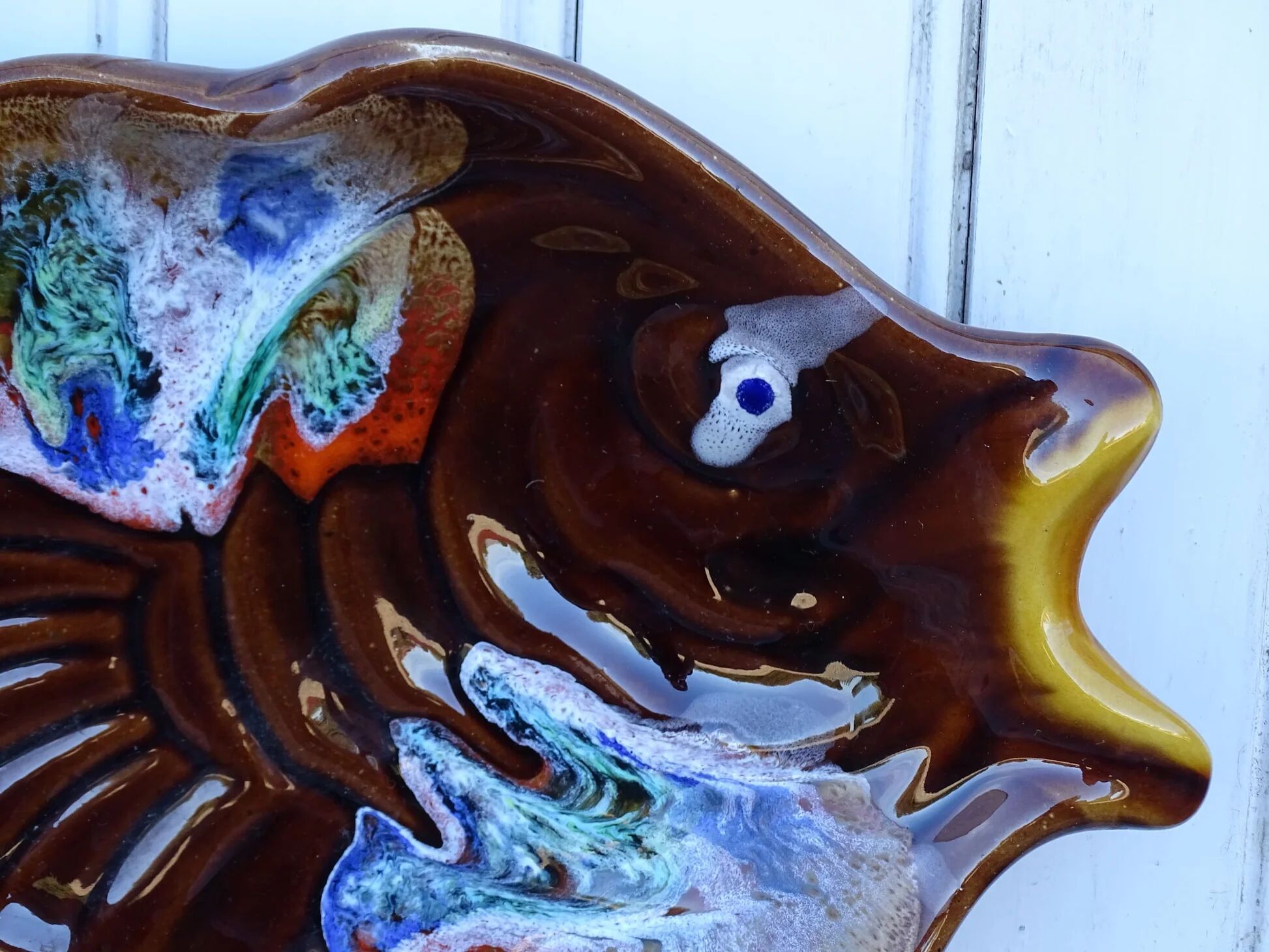 Assiette à poisson en faïence de Vallauris vintage française