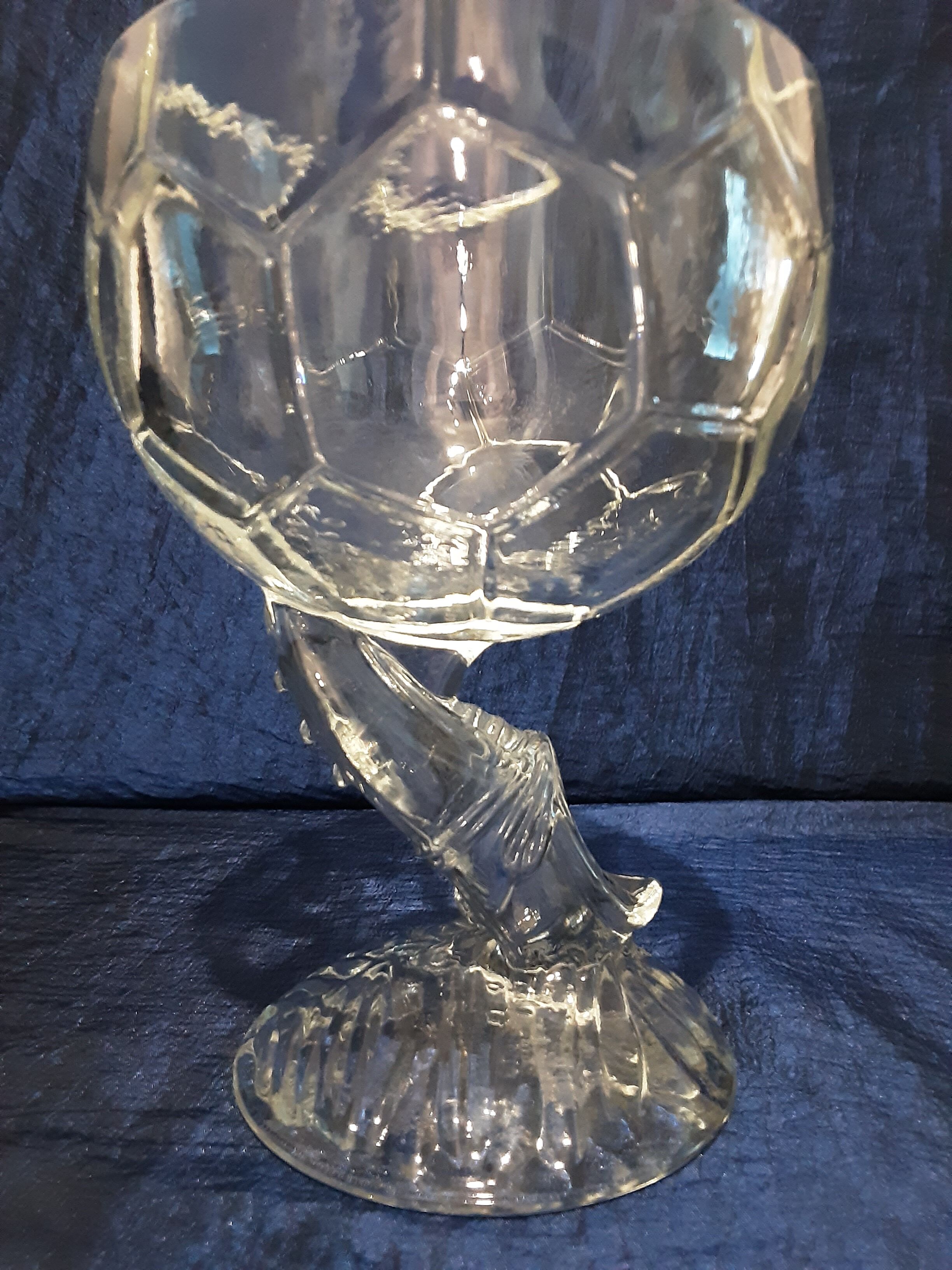 Pot with opaline lid