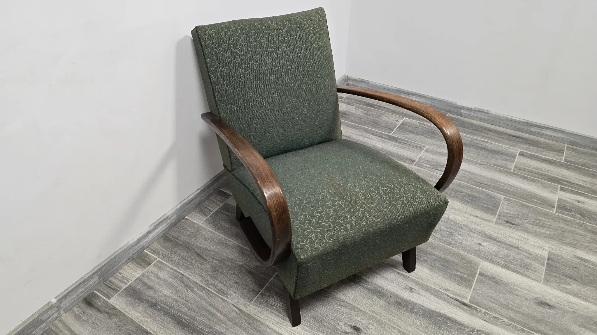 Art Deco Lounge Chair by Jindrich Halabala
