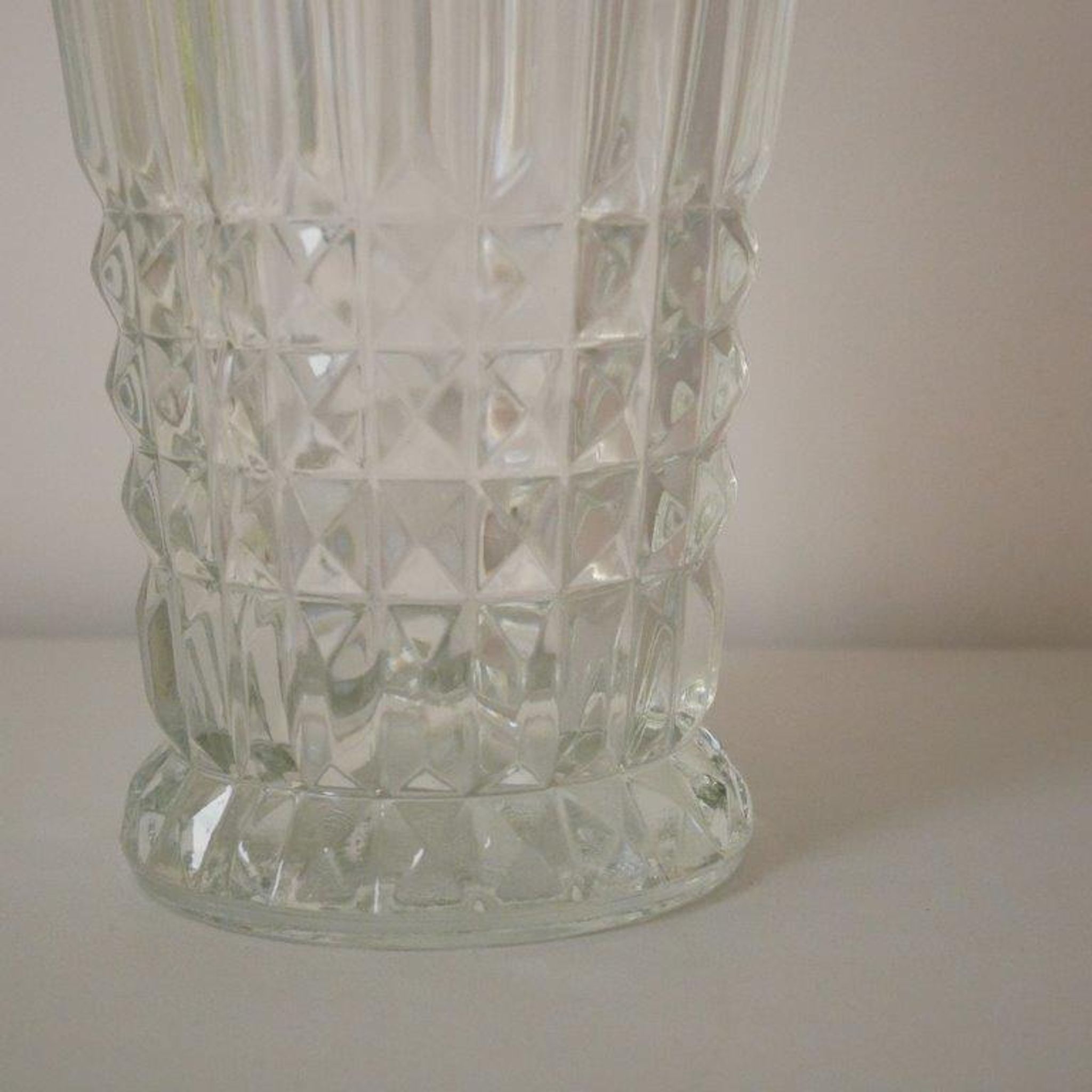 Set of 2 crystal vases