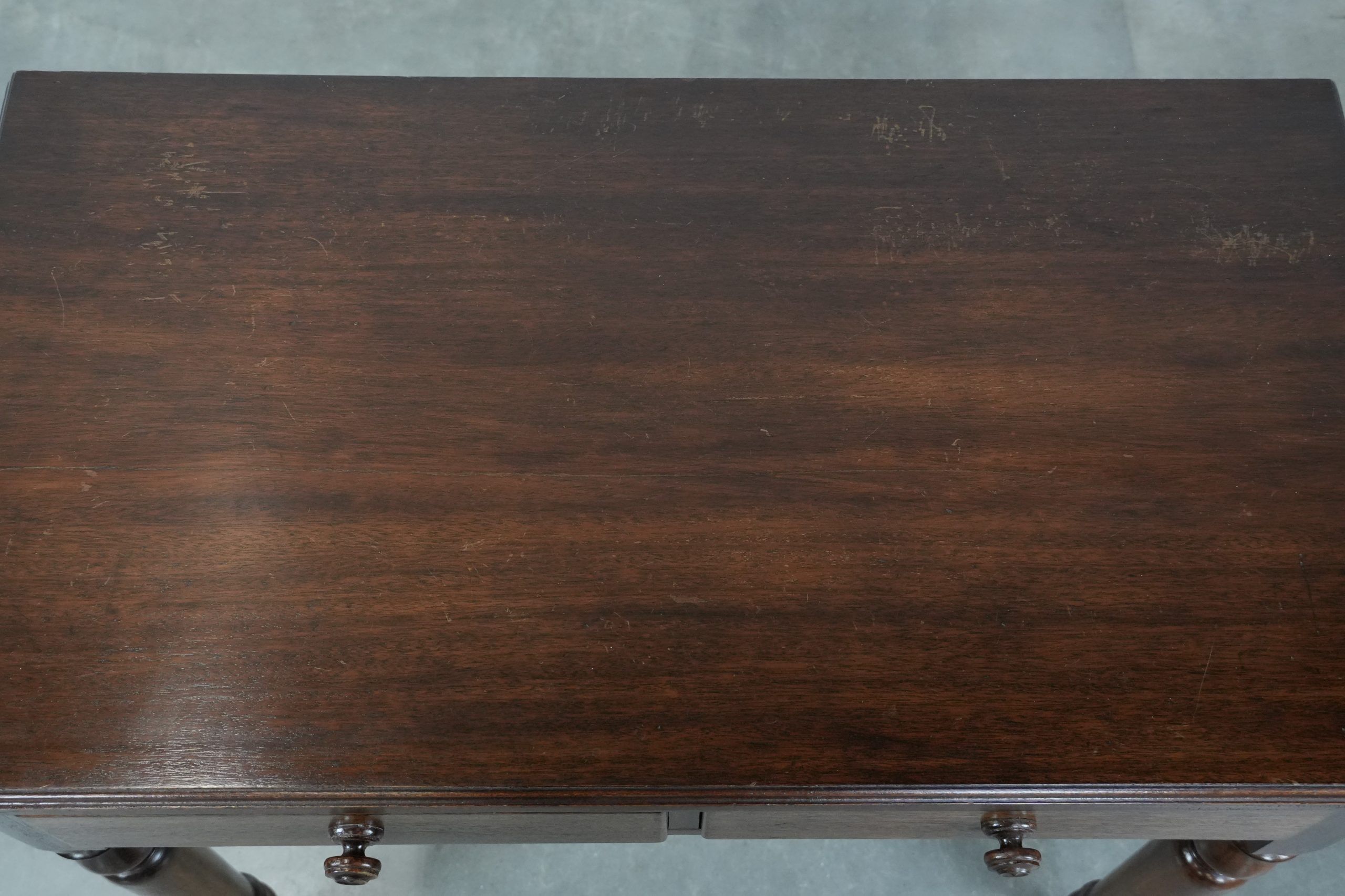 Antique English hallway furniture / side table from the late 19th century
