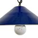 Lampe suspendue industrielle en émail bleu britannique, années 1950
