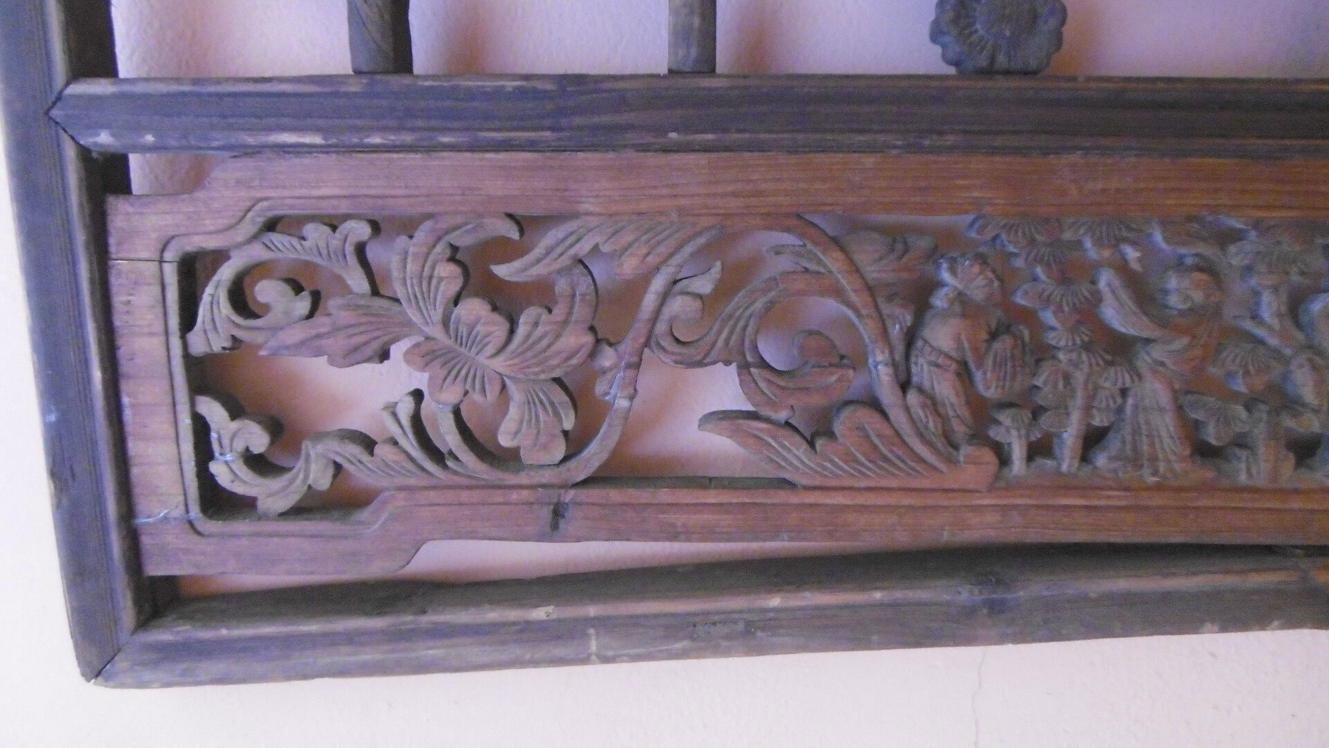 Panneau ancien en bois sculpté de style oriental