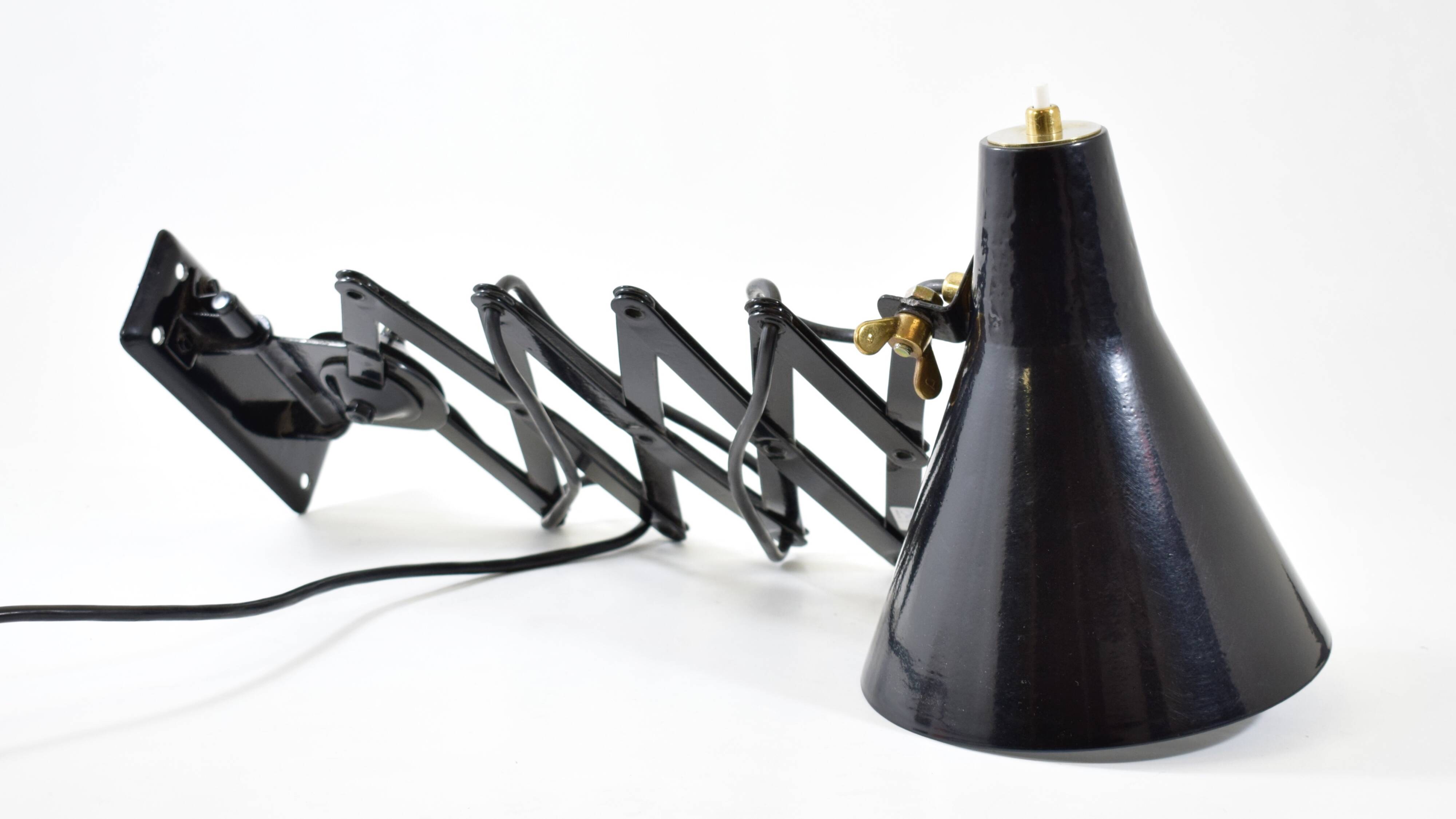 Vintage industrial extendable wall lamp