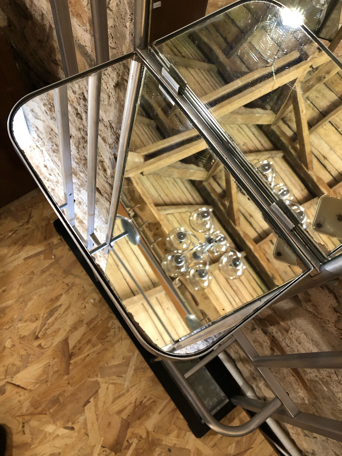 Wall-mounted cloakroom coat racks