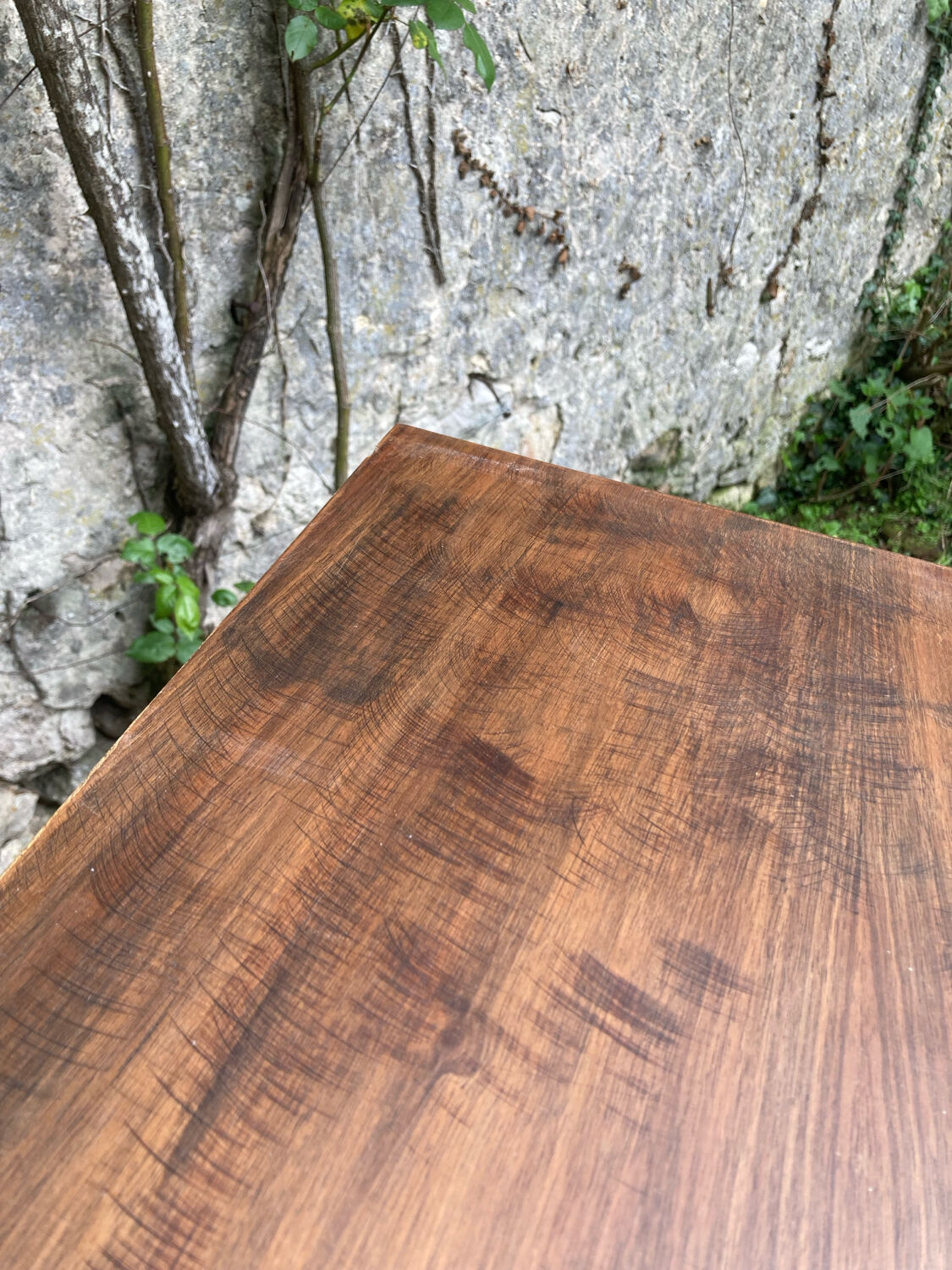 Compass leg chest of drawers