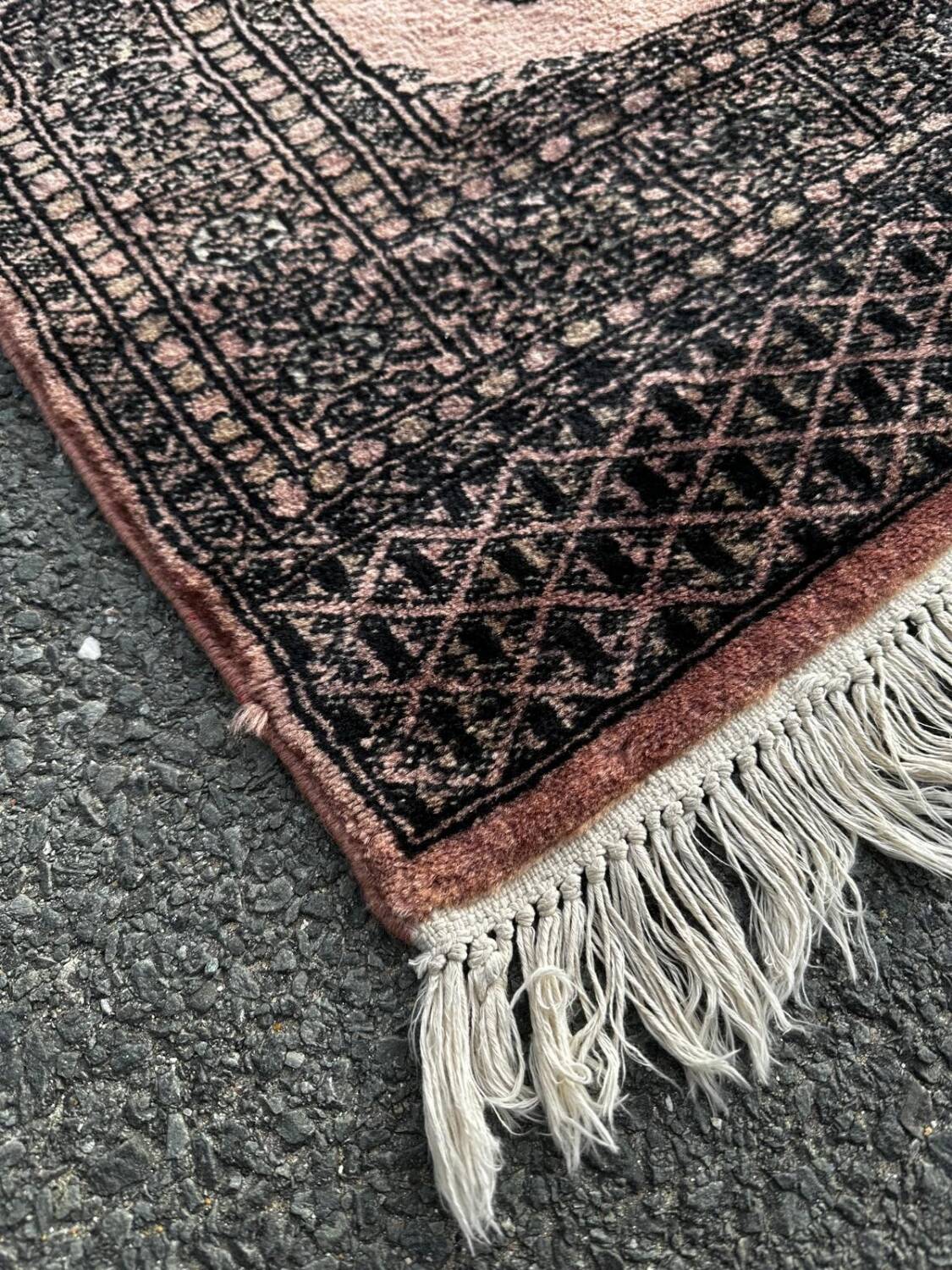 Tapis pakistanais fait main