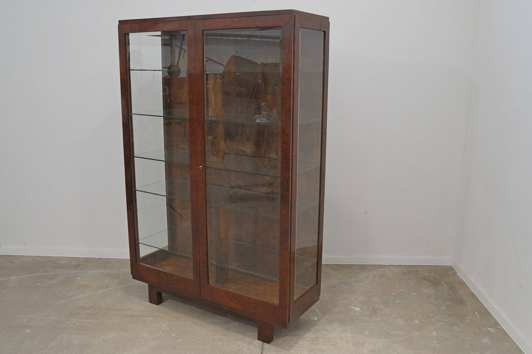 Vitrine fonctionnaliste art deco, années 1930, tchécoslovaquie